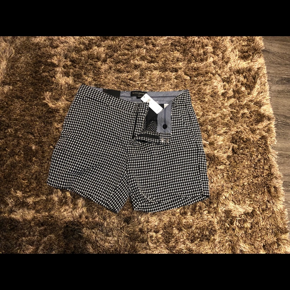 NWT BANANA REPUBLIC SHORTS SIZE 2